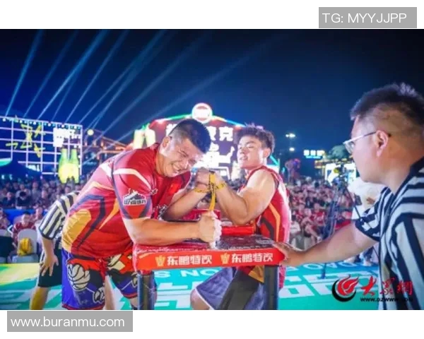 倒啤酒的足球明星如何在赛场与酒杯之间找到平衡与乐趣